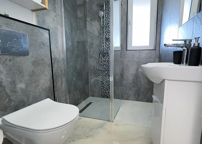 Victoriei - The Historical Part