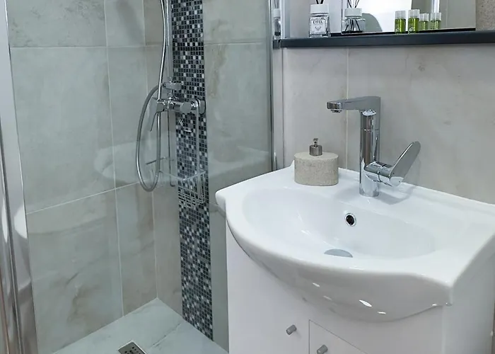 Victoriei - The Historical Part Bucureşti